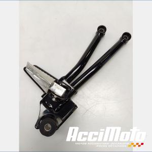 Platine repose-pied arrière (droit) SUZUKI GSXR 125