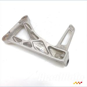 Platine repose-pied arrière (droit) HONDA CBR650F