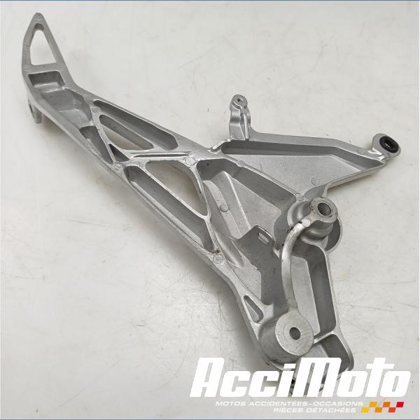 Pièce Moto Platine repose-pieds (gauche) HONDA CB125F