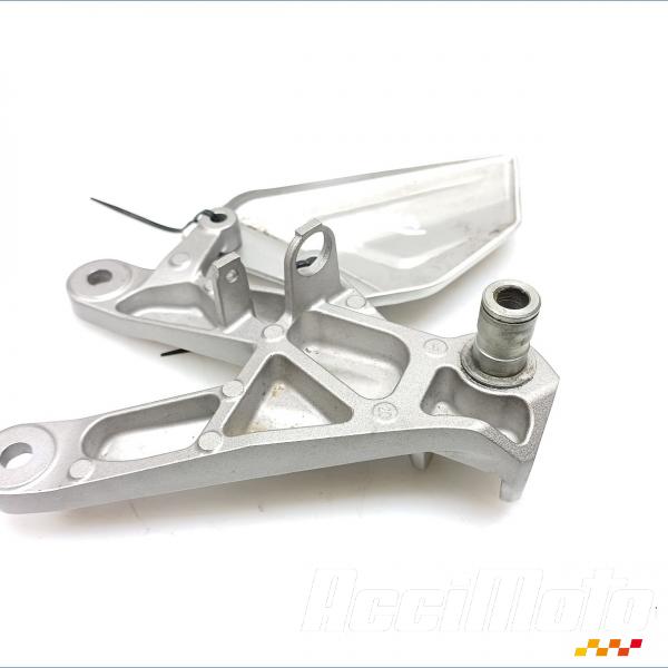 Part Motor bike Platine repose-pied avant (droit) HONDA CBR1000RR