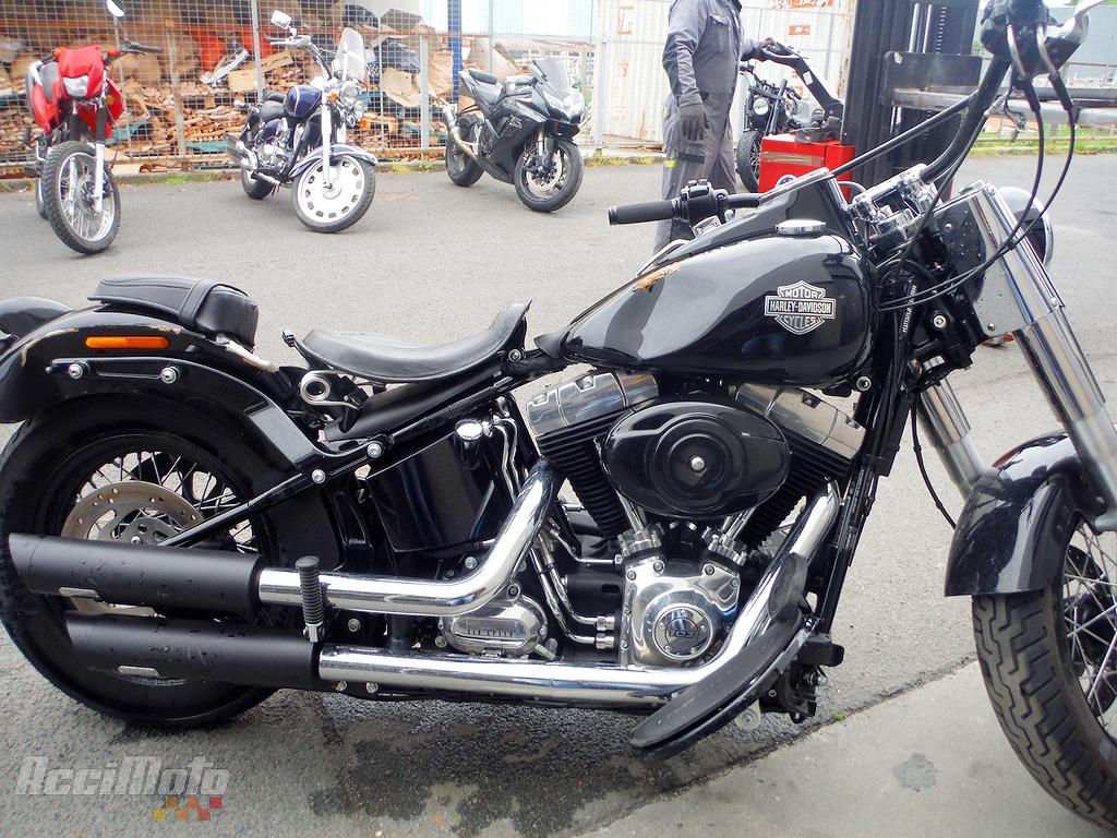 moto accident e HARLEY  DAVIDSON  SOFTAIL 1700 NOIR