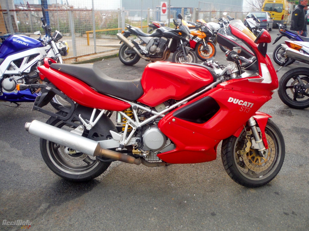 Moto accidentée DUCATI SPORT TOURING ST3