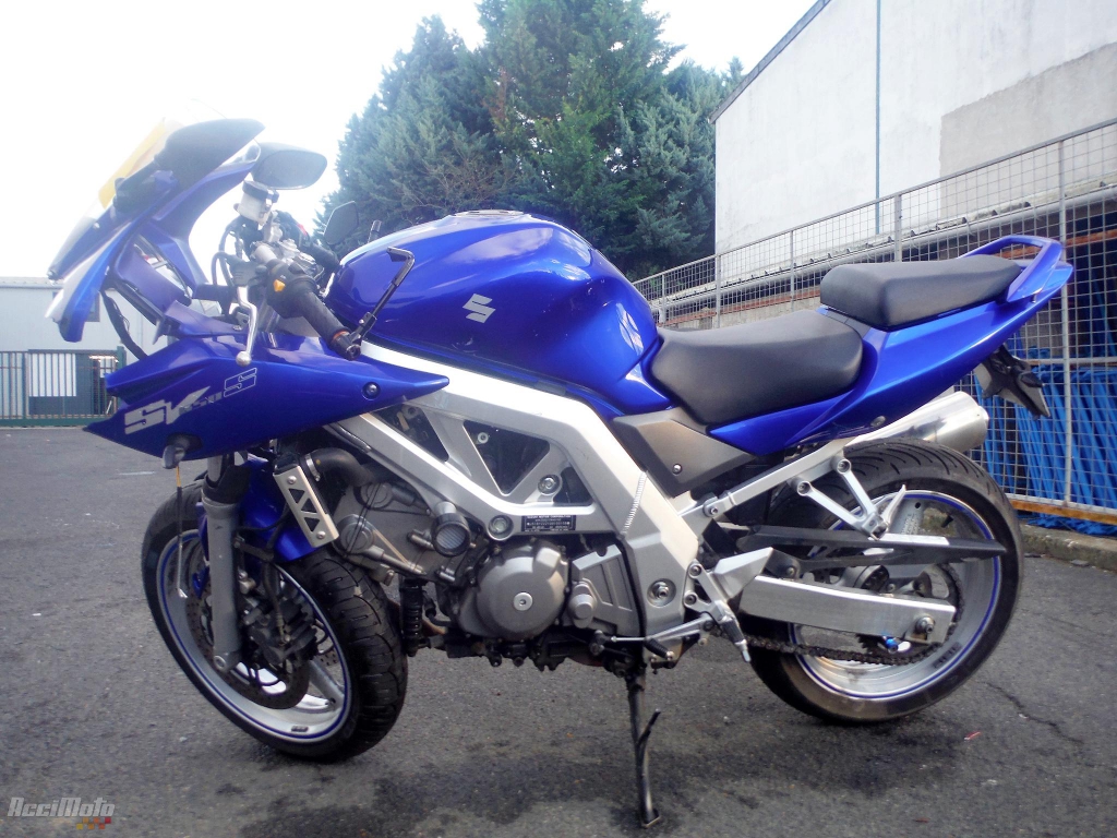 Moto accidentée SUZUKI SV 650 N BLEU