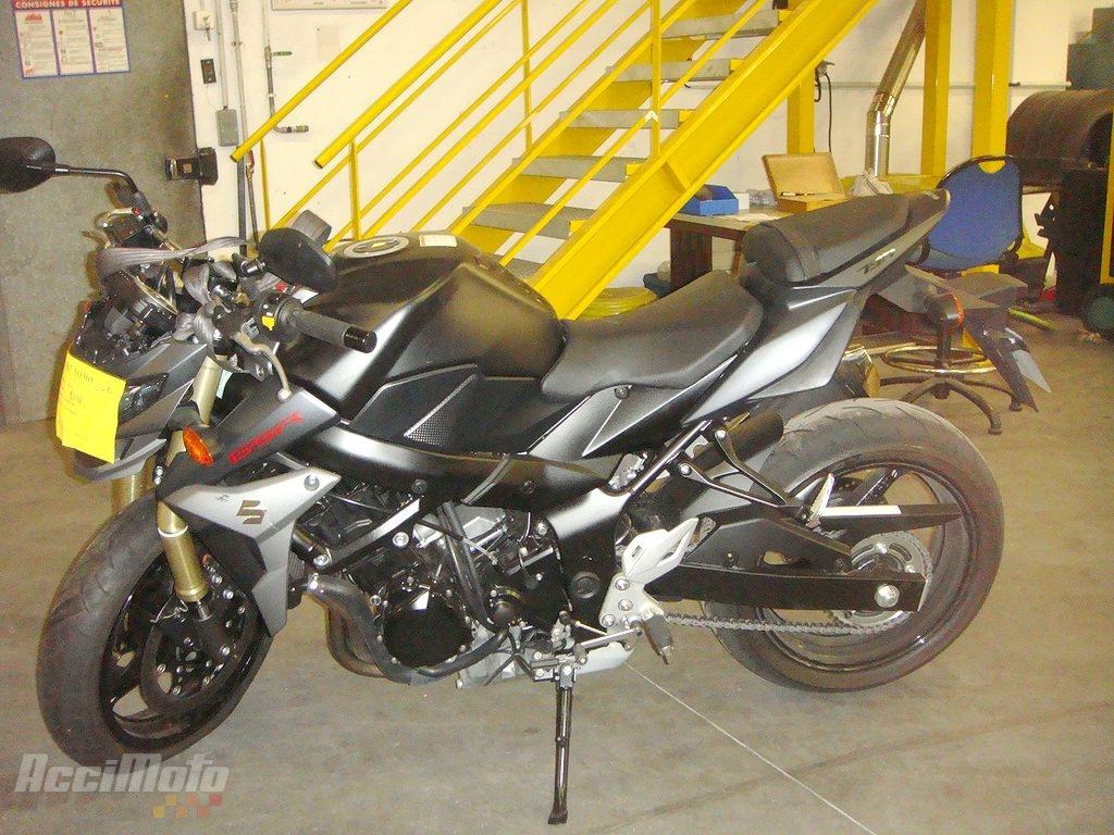 Moto accidentée SUZUKI GSR750 750GSR GSR 750 NOIR